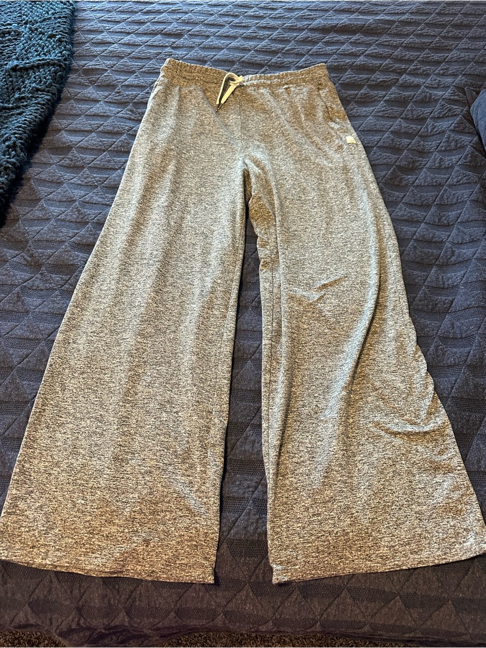 Vuori Halo Essential Wide-Leg Lounge Pants in heathered gray